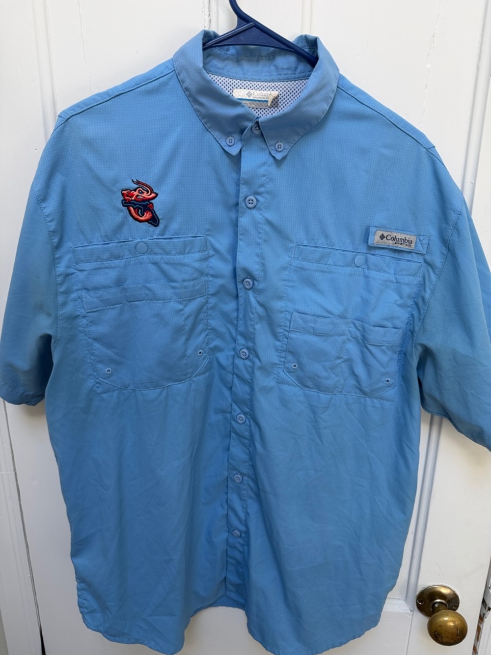Columbia Light Blue Short-Sleeve Button-Down Fishing Shirt